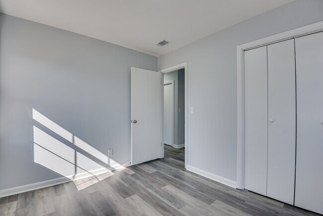 Building Photo - 1709 Forest Creek Ct