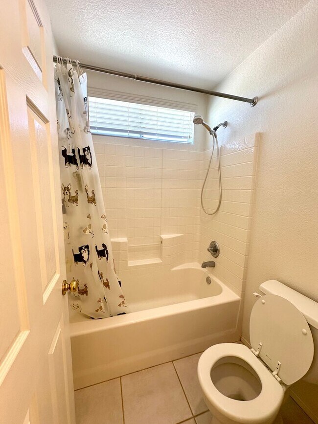 Building Photo - 7607 Pioneer Ranch Ave