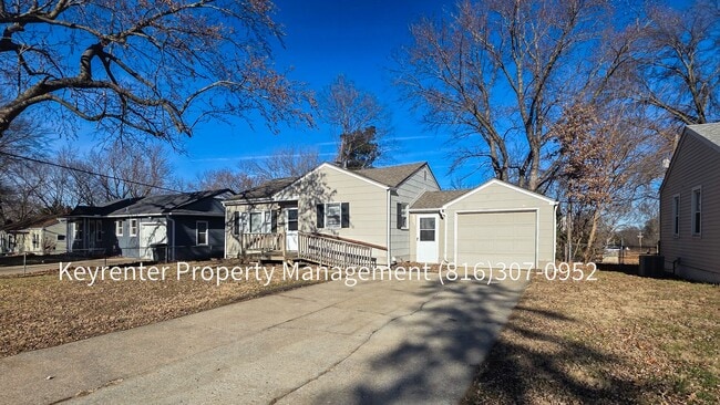 Building Photo - 3 Bed 1 Bath ready to rent!