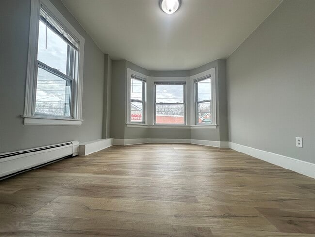 Building Photo - 159 E Central St