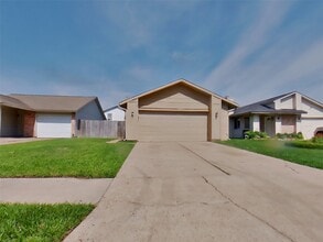 Building Photo - 6329 Porterway Dr