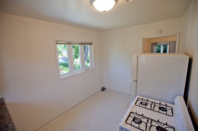 Building Photo - M2416