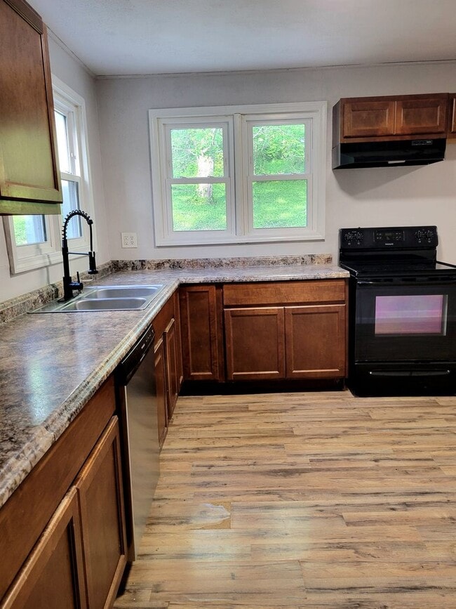 Building Photo - For Rent...300 Bethel, Collinsville