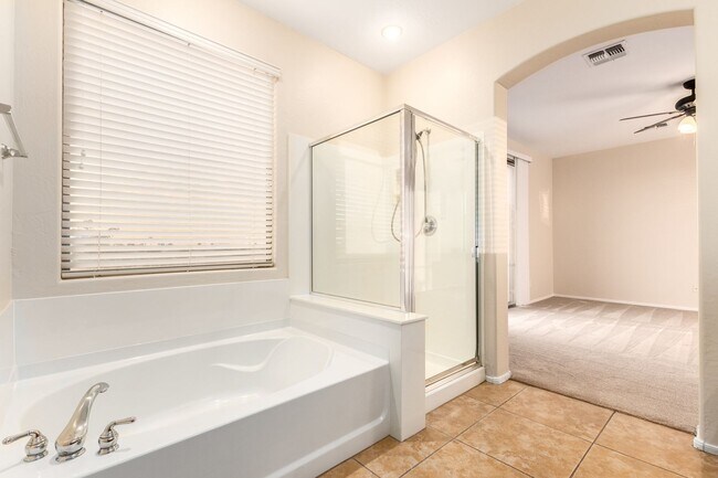 Building Photo - Gorgeous Golf Course Views in Gilbert, AZ!  MOVE-IN SPECIAL:  FIRST MONTH FREE!!!