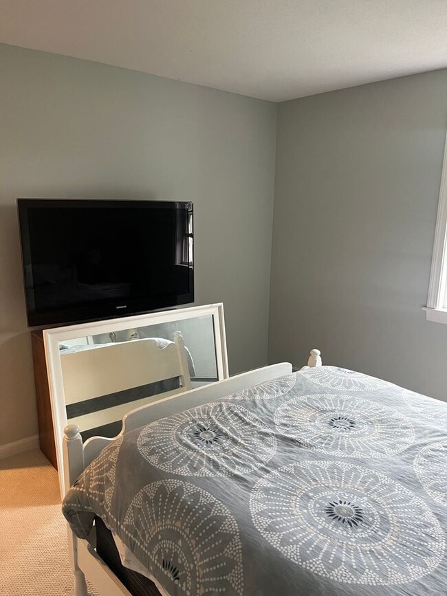 Building Photo - Fully updated 2Bd / 2Br Bassett Pond Condominium in West Yarmouth