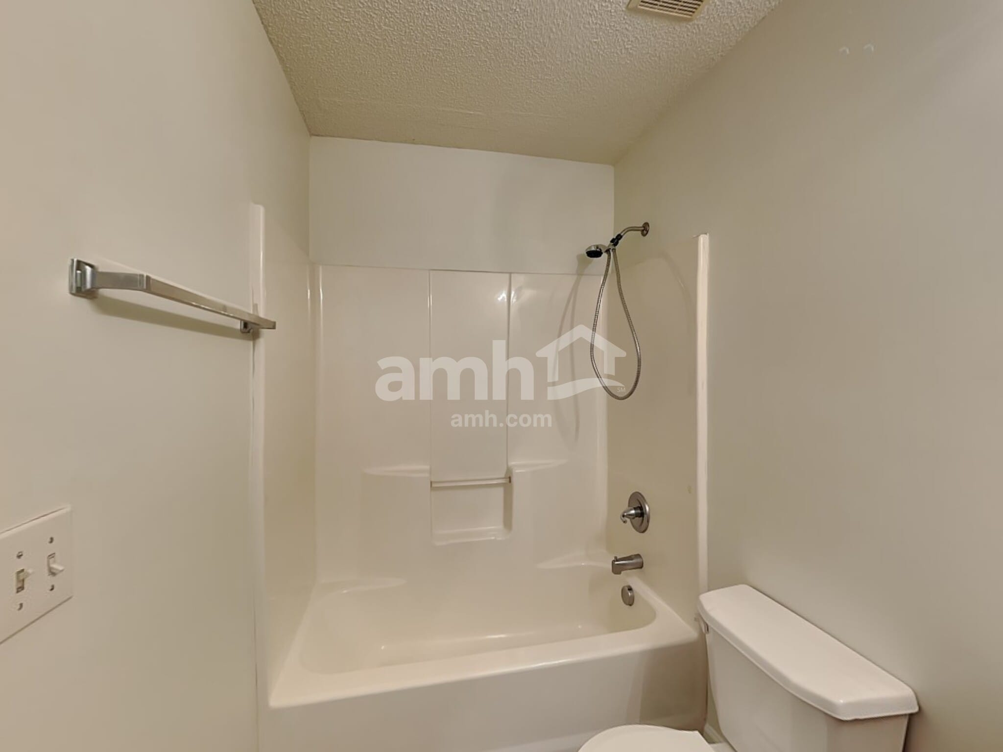 Building Photo - 4945 Hopewood Ln