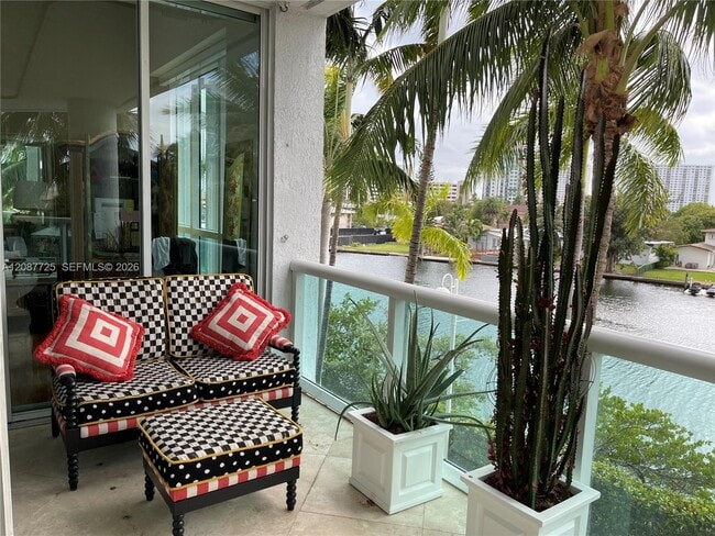 Building Photo - 16500 Collins Ave
