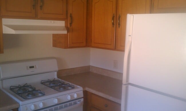 Building Photo - 2310 Primrose Dr