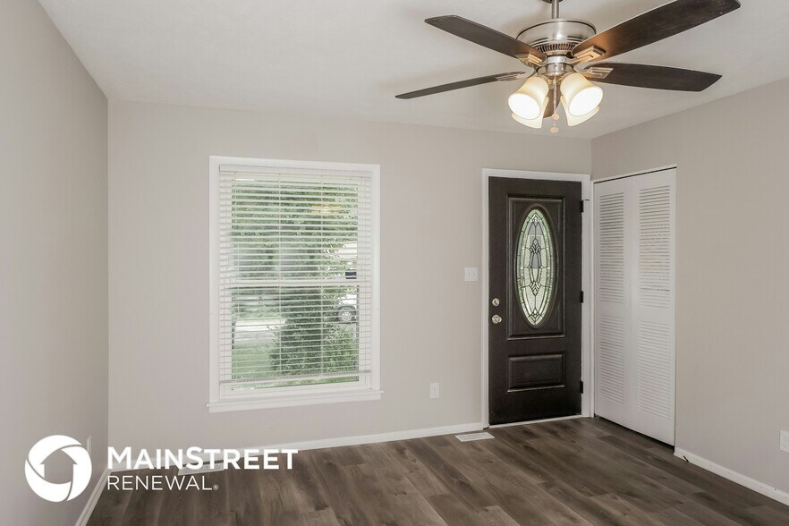 Building Photo - 7415 Hallmark Dr