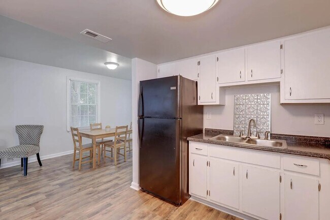 Building Photo - Charming 3BR Home in Norfolk