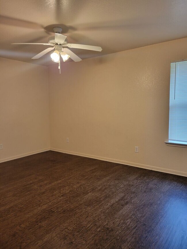 Building Photo - 1534 Shoshoni Trail