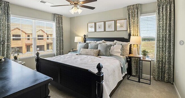 Building Photo - 733 Grovebury Ct