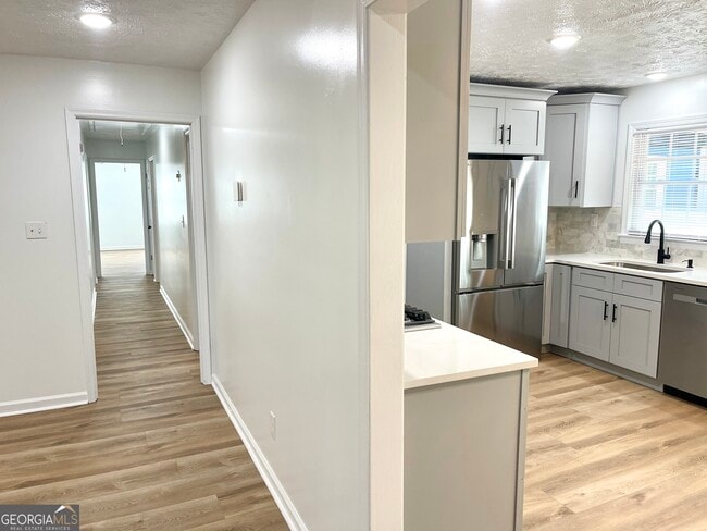 Building Photo - 165 Fieldstone Dr