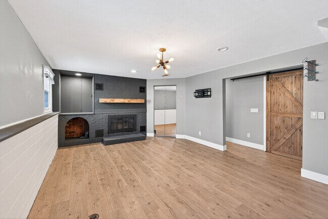 Building Photo - 15348 Drexel Way