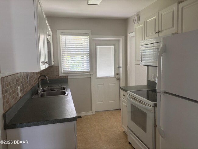 Building Photo - 250 S Seneca Blvd