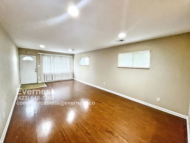 Building Photo - 1525 Kirby Ave