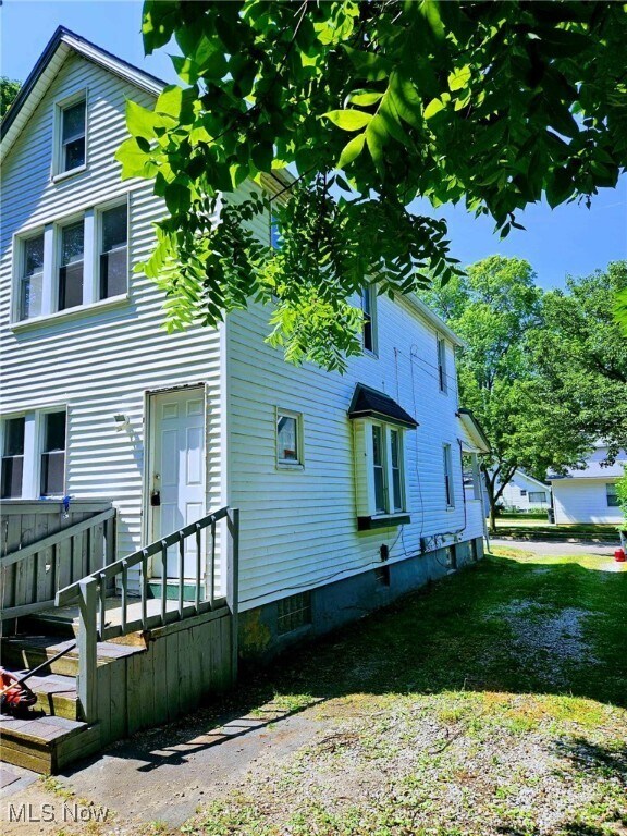 Building Photo - 496 Rothrock Ave