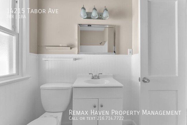 Building Photo - 14215 Tabor Ave, Maple Heights- Spacious 3...
