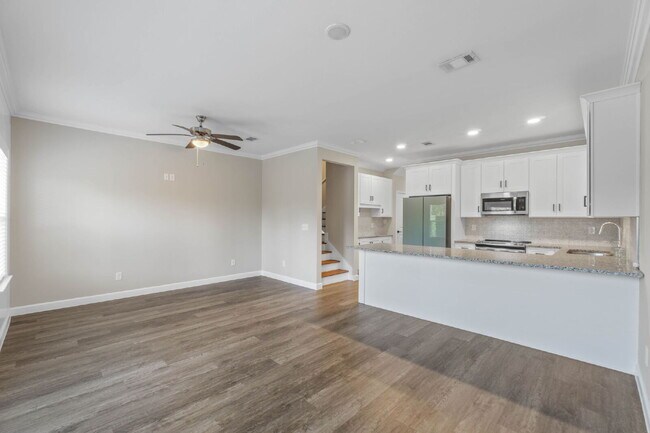 Building Photo - 1817 Stable Ln