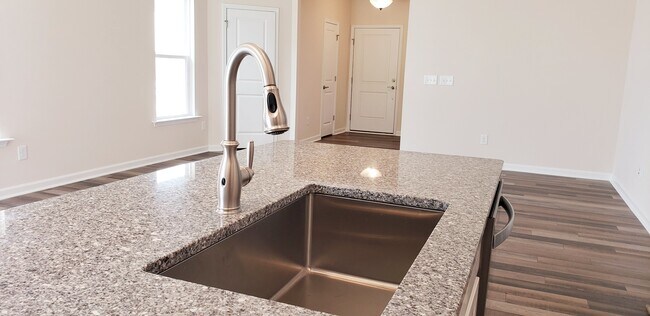 Building Photo - 157 Woodford Reserve Ct