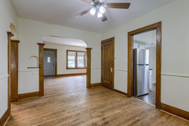 Building Photo - 2347 S 33rd St