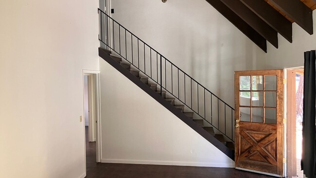 Building Photo - *LONG TERM RENTAL* Unfurnished