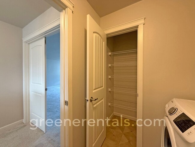 Building Photo - 4BR/2.5BA with Bonus Loft and Den in Lacey