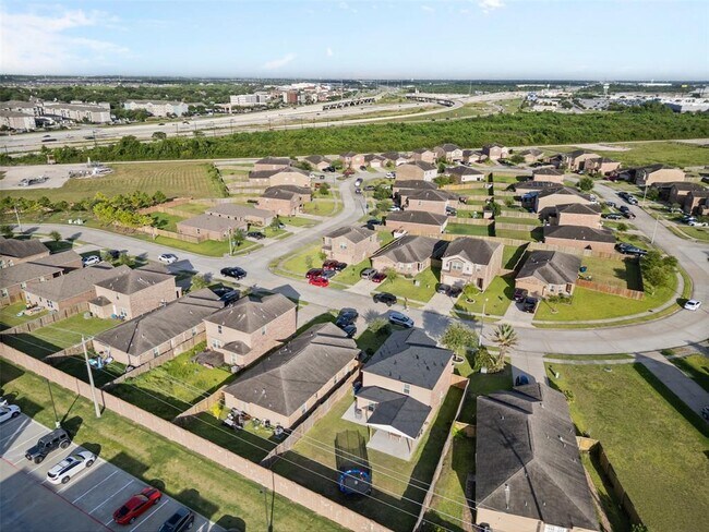 Building Photo - 2913 Seacrest Ln