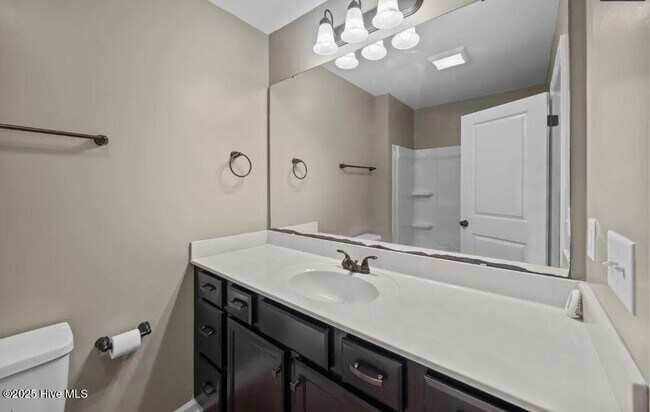 Building Photo - 821 Jade Ln