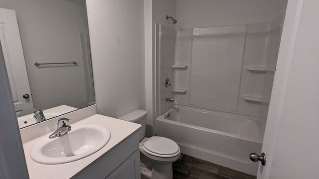 Building Photo - PREMIUM FINISHES AND POND VIEW!!  A PREMIU...