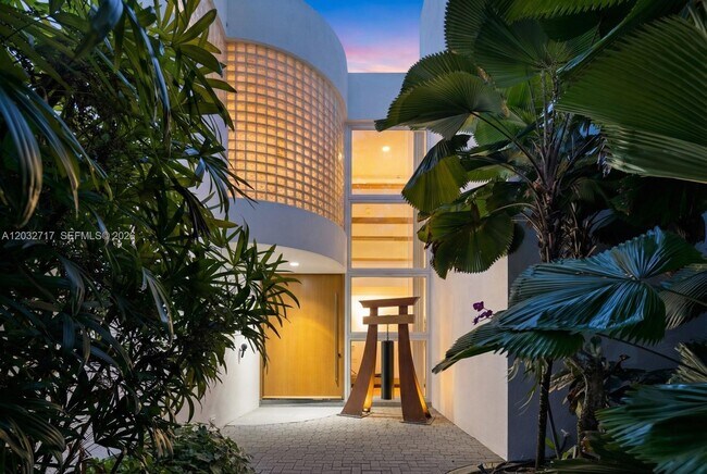 Building Photo - 6070 SW 128th St