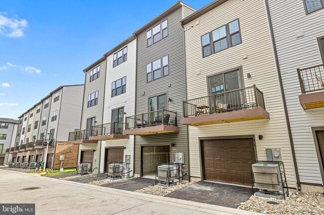 Building Photo - 828 Watts St