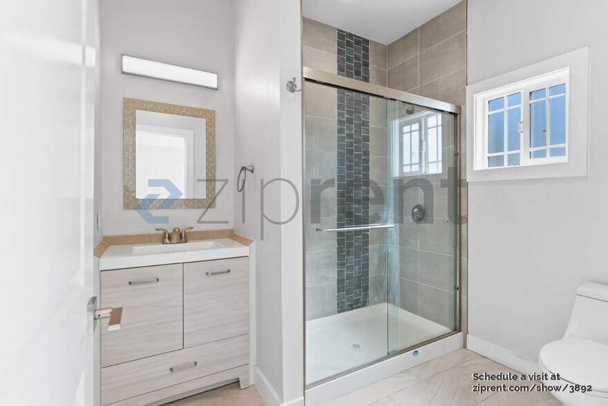 Building Photo - 2624 Adeline St