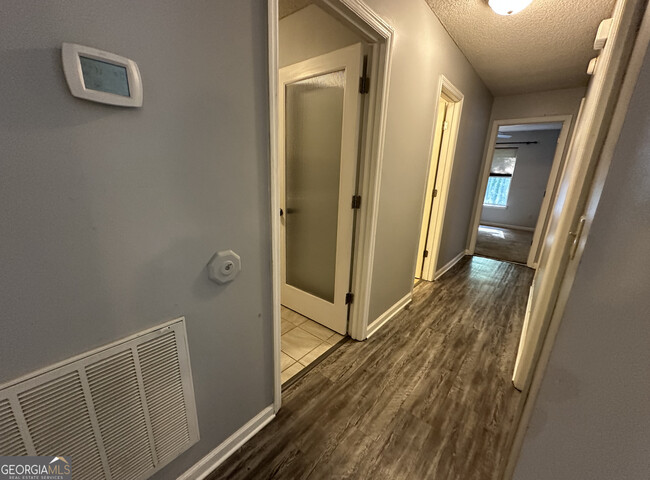 Building Photo - 127 Millers Trace Dr