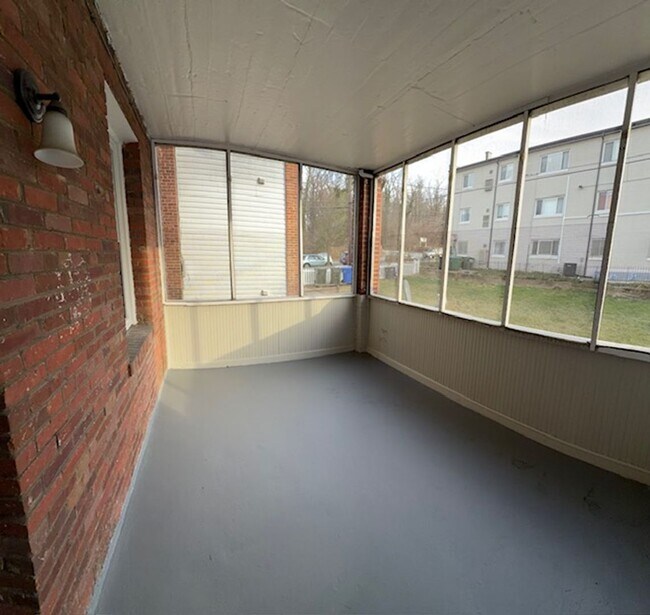 Building Photo - 15 Gallatin St NE