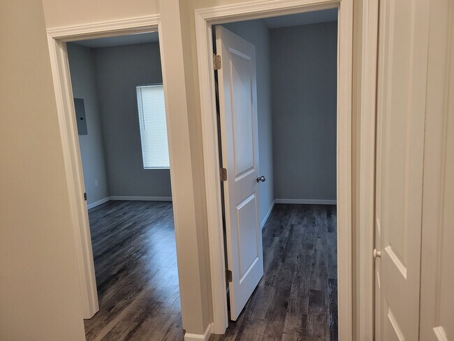 Building Photo - 1309 N Azena St