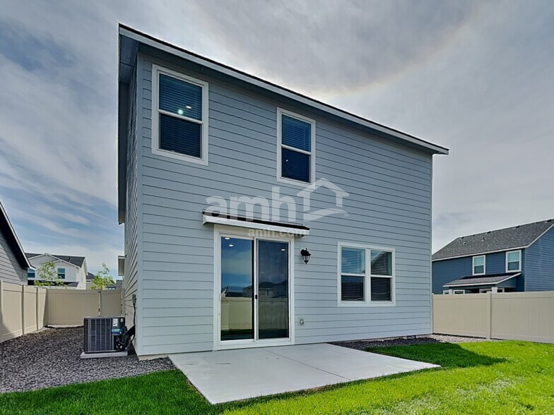 Building Photo - 1529 N Garnet Creek Ave
