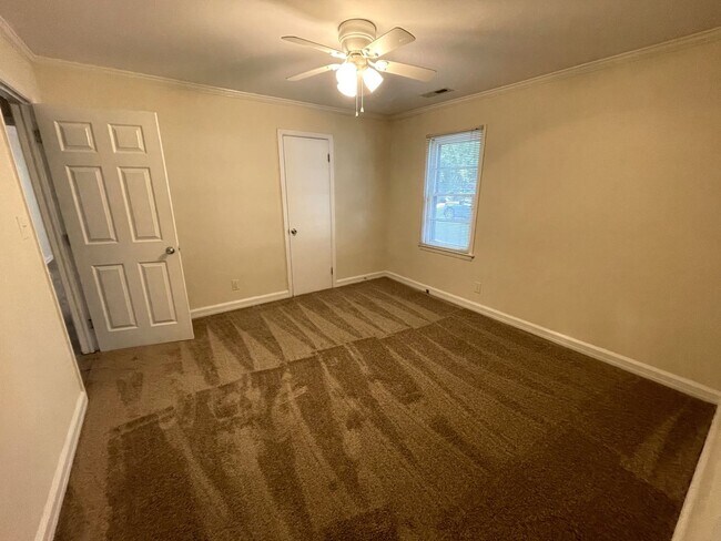 Building Photo - 3br House close to campus FOR RENT - FALL 2026 PRELEASE