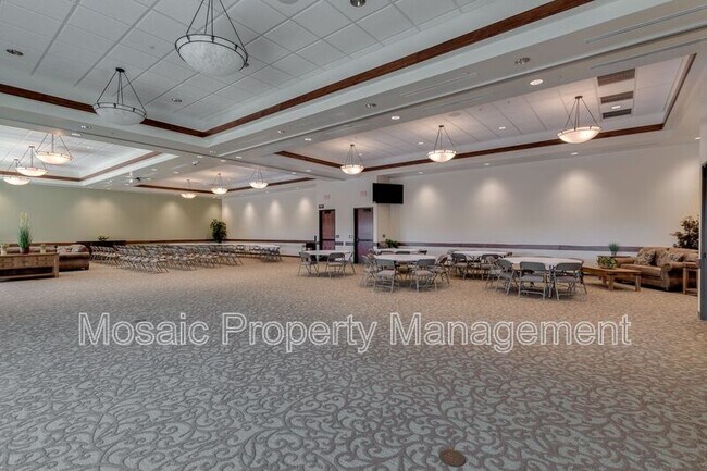 Building Photo - 2035 W Gold Dust Ave