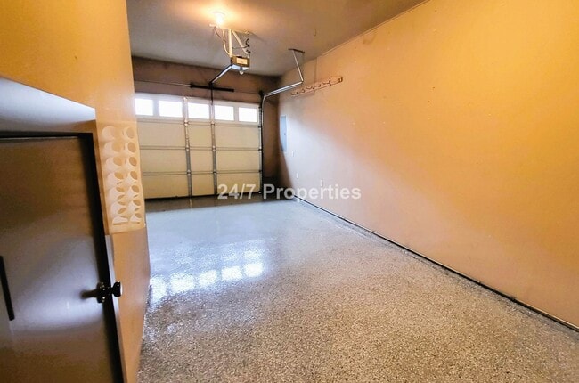 Building Photo - The Perfect 3 BD | 2.5 BA Home in Oregon C...
