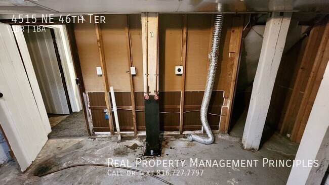 Building Photo - 4515 NE 46th Terrace