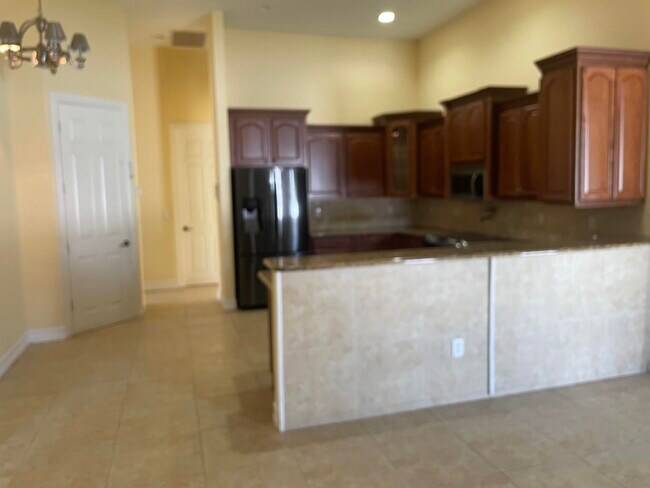 Building Photo - 3073 SW Savona Blvd