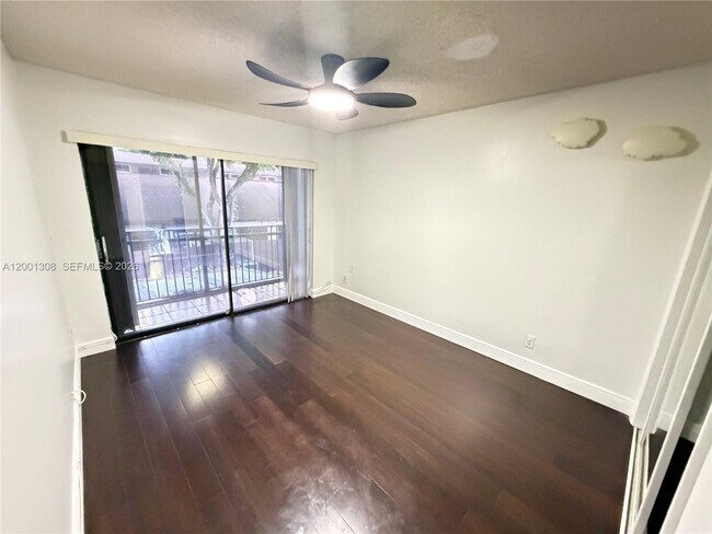 Building Photo - 6817 SW 40th St