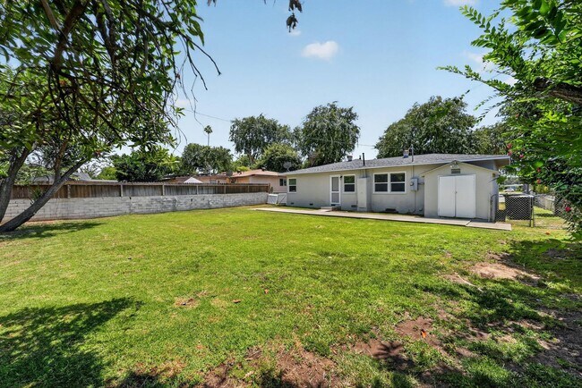 Building Photo - Charming Fullerton Cul-de-Sac Home with Large Yard & Detached Garage