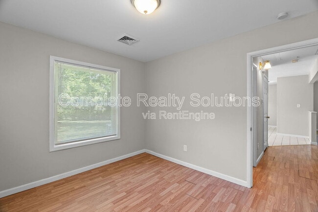 Building Photo - 1144 Northdale Ave