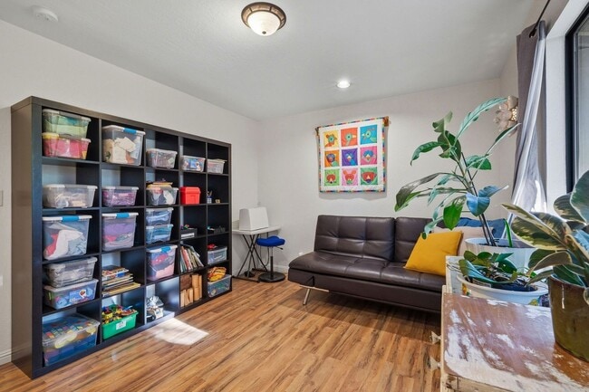 Building Photo - 3 Bedroom Condo in Watsonville!