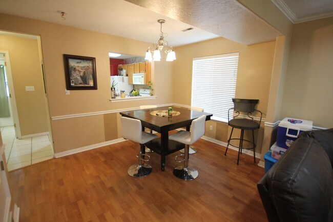 Building Photo - 3 Bedroom Townhome in Provo's Westside