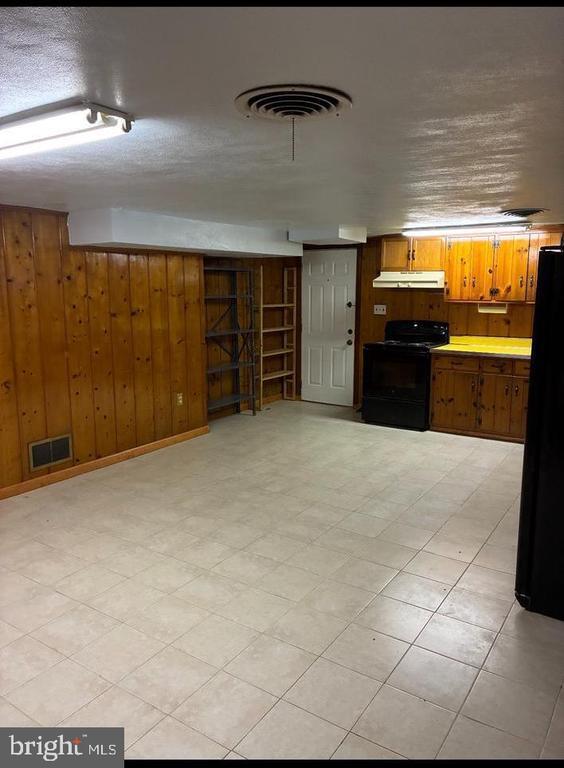 Building Photo - 7213 Adelphi Rd