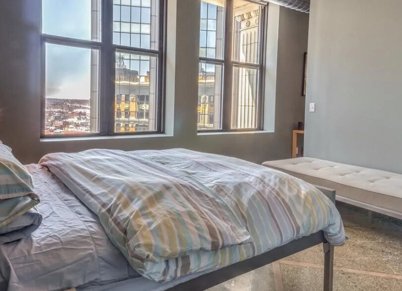 Building Photo - 350 Saint Peter St