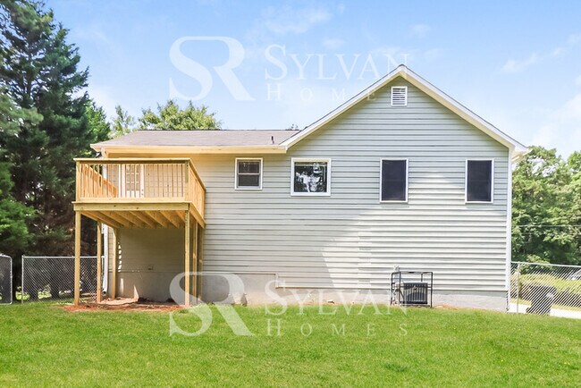 Building Photo - 98 Silverthorne Pl